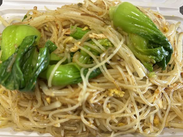 Vegetarian Singapore noodle ( no meat) 素星洲炒米。